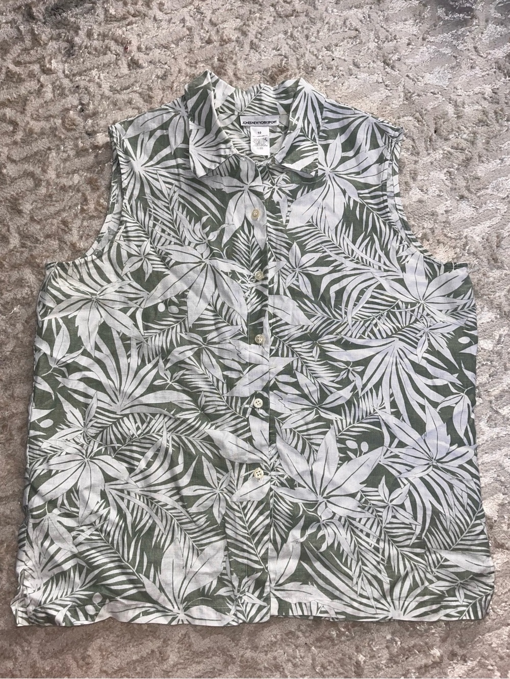Jones New York Sleeveless Palm-Print Linen Top in Green & White